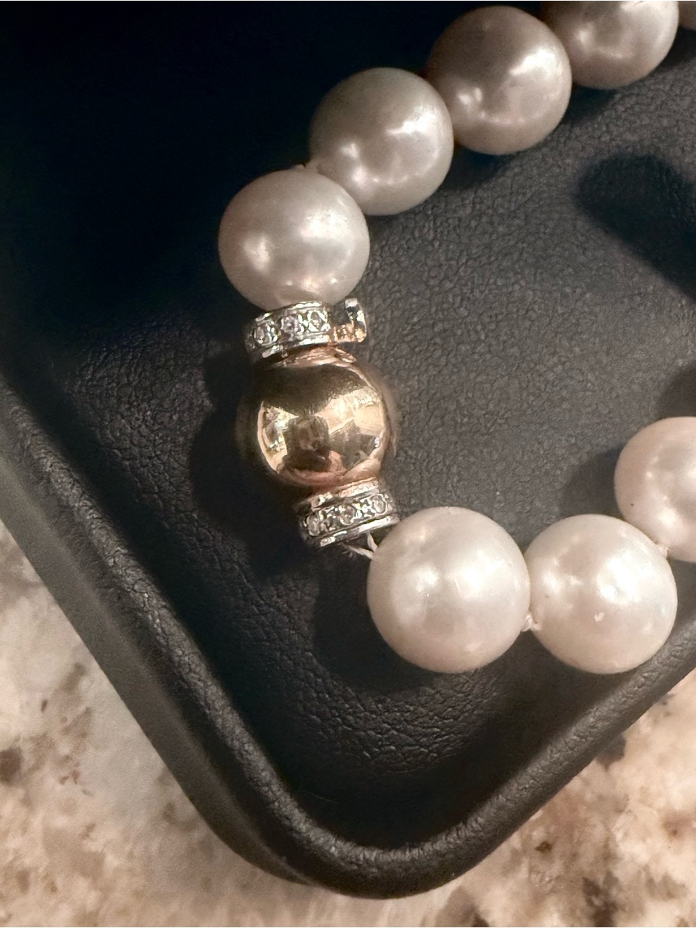 Elegant South Sea White Pearl Necklace with 14 K Gold Accent clasp 10 mm.. - Picture 3 of 8
